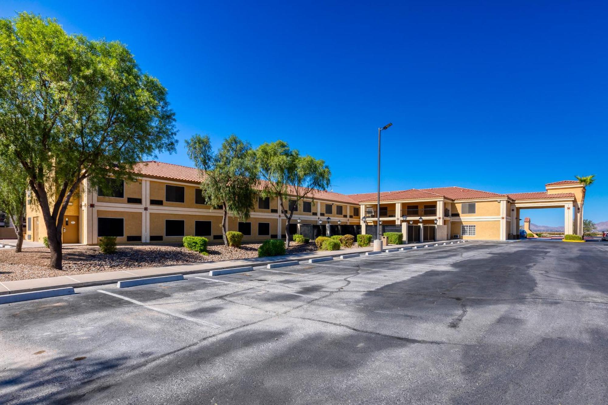 Baymont By Wyndham Casa Grande Hotel Exterior photo