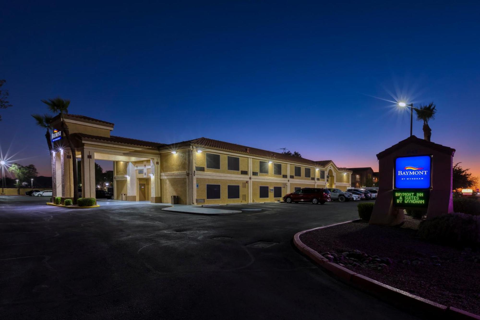 Baymont By Wyndham Casa Grande Hotel Exterior photo